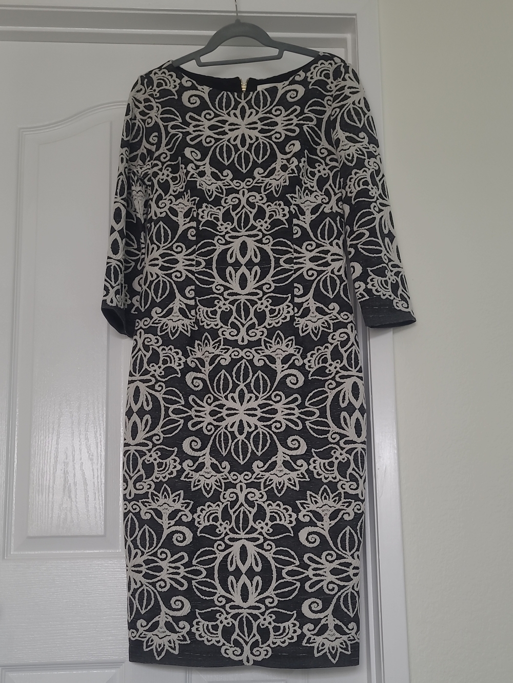 Eliza J Black White Floral Damask Jacquard Knit Sheath Dress 3/4 Sleeve